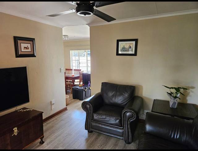 2 BEDROOM TOWNHOUSE FOR SALE IN WIERDAGLEN ESTATE